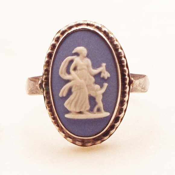 WEDGWOOD JW STERLING ANGEL MOTHER & CHILD JASPERWARE OVAL SZ. 7.25 RING 18 - Picture 1 of 4